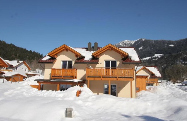 Ski-in ski-out chalet with garden near skislopes