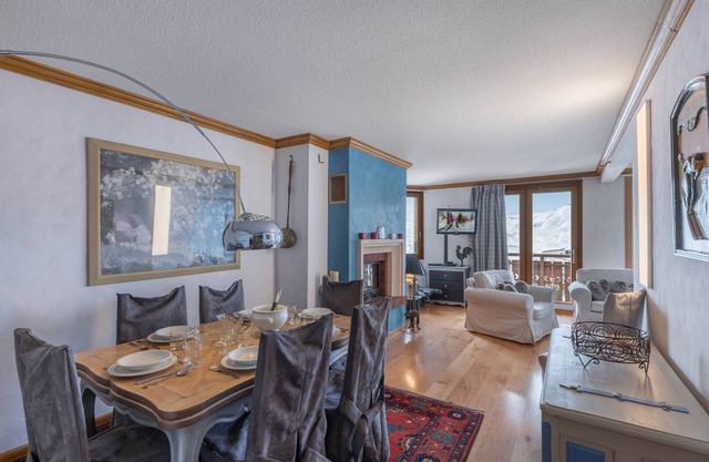 Ski-In/Ski-Out 3-Bedroom Apartment with Sauna in Val Thorens