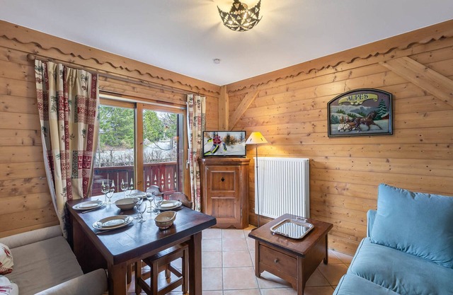 Ski-In/Ski-Out Apartment with Pool Access