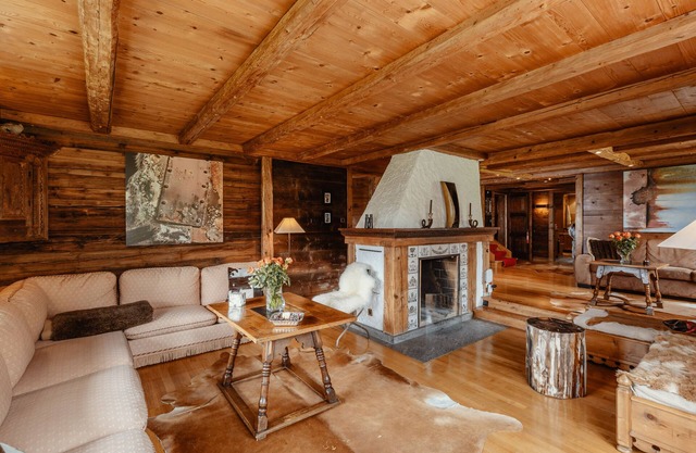 Ski in Ski out authentic Lux chalet on the Wispile