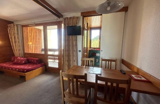 Ski-in/ski-out & foot of the slopes, 8th floor, balcony, tv, ski locker, 28m², La Plagne