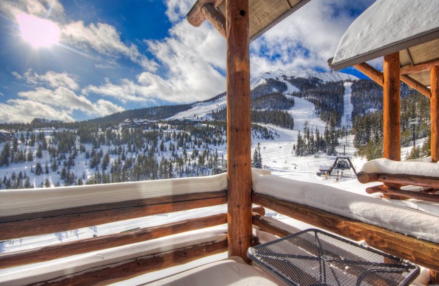 Ski-in/ski-out Moonlight Basin home w/private hot tub - Saddle Ridge - Iron Horse Haven Chalet