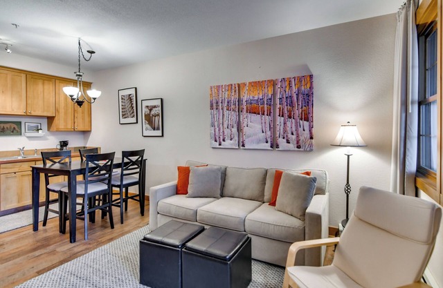 Ski-In/Ski-Out, Scenic Mtn Views: Granby Retreat!