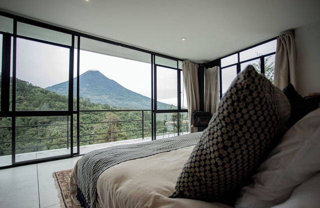 Sky Dancer Villa Luxury Studio: Volcano View
