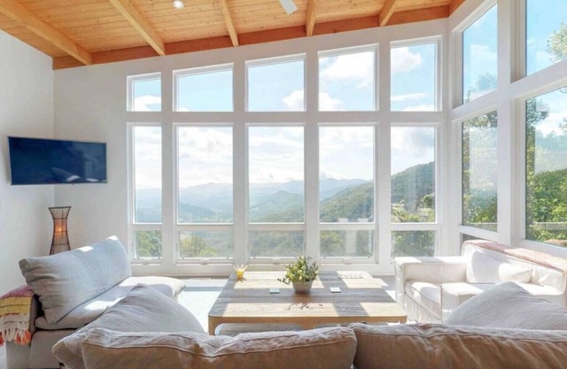 Sky-High Luxury w/Million Dollar Views