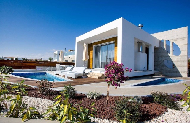 Sky Villa Private Pool Stylish Hideaway Sleeps 4
