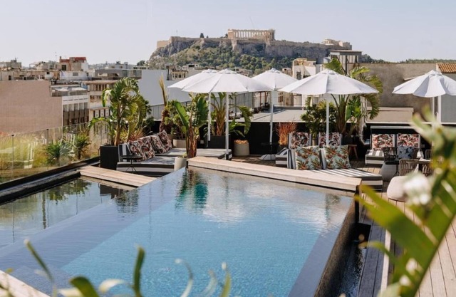 Skylark, Aluma Hotel & Resort