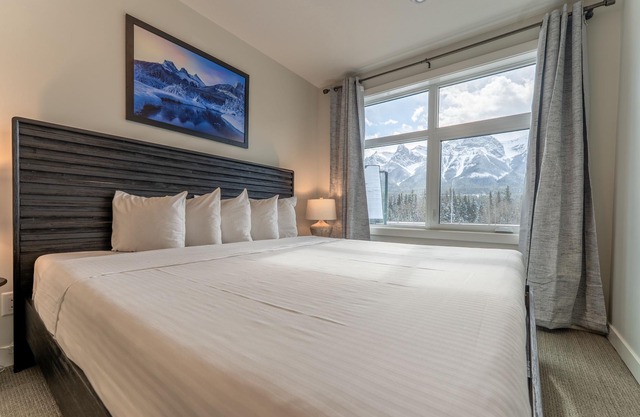Skyridge 401 by Canmore Premier