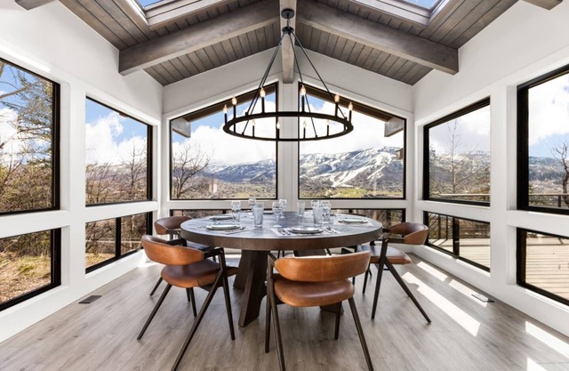 Skyview Chalet in Tree Haus