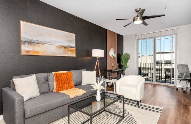 Sleek 2BR Near ASU|Pool, Gym & Pet-Frndly