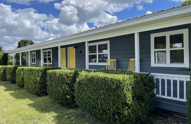 Sleeps 10(two 5 person units), Pool, Big M Marina, 15 min to Roaring River