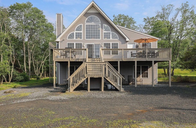 Sleeps 20! 1 Minute Walk To Lake & Pool, Family Reunions & Large Groups Welcomed