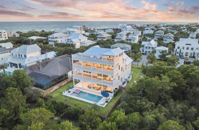 Sleeps 30! Pool, Spa, LSV, Game Room & GULF VIEWS! Steps 2 Beach! Pet Friendly