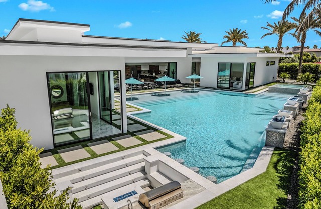 Sleeps 54 | 3 Luxury Villas w/Pool + Spa, Pickleball | Bravo by AvantStay
