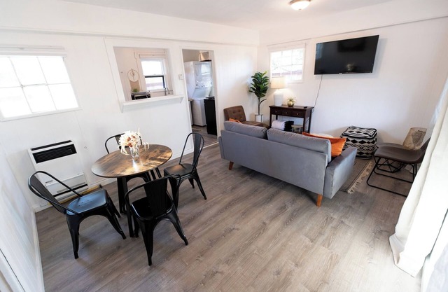 Small Cottage near Pismo: Firepit, BBQ, Pet-Friendly, 5min to Ocean/15min to SLO