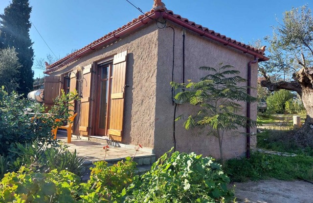 Small holiday home with sea view in a quiet location near Vathy, Peloponnese.