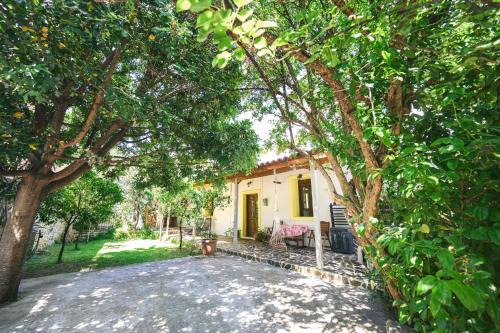 Small Villa Gerani