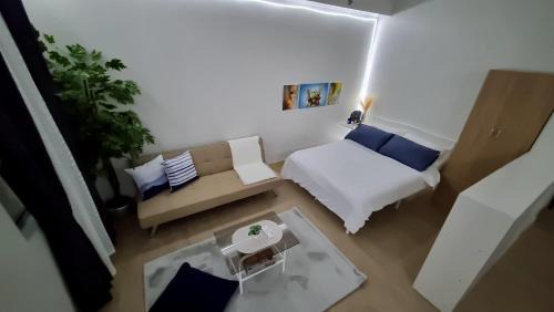 SMDC PARK RESIDENCE ROOM 219 SM City Santa Rosa, Laguna