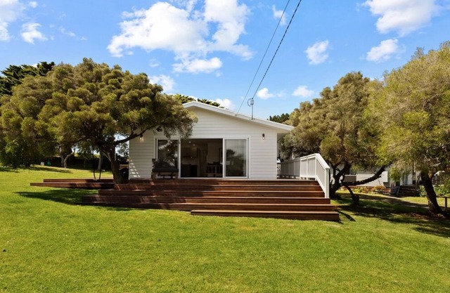 Smith Beach Family House Sleep 6