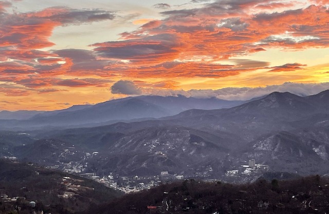 Smoky Mountain Dreaming Best Views in Gatlinburg + Indoor Pool and hot tub!