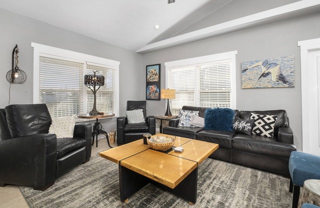 Snapper Cove Beautiful 3 bdrm close to everything!