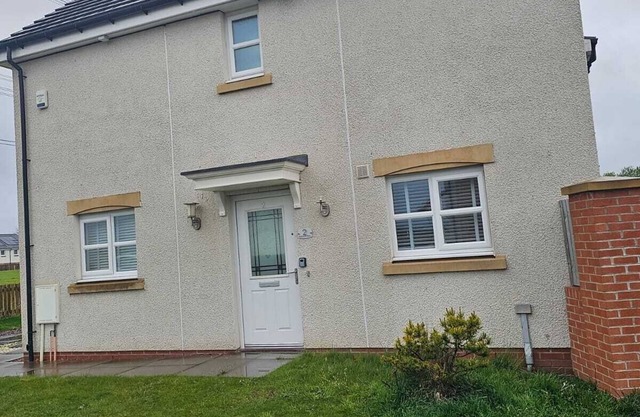 Snug Modern Home in Uddingston