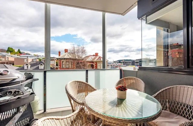 Soak up the City Lifestyle in the Heart of Hobart