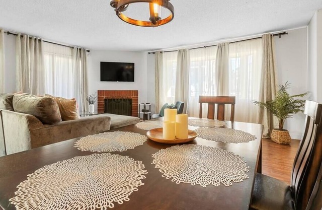 SOFI | LAX | CRYPTO | FORUM 4bd Los Angeles Home