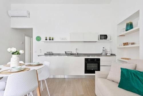 SOFIA LAKE SUITE