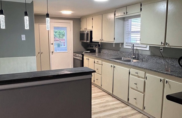 SOHO Eugene - Cozy 1-bedroom apartment with HVAC System, WiFi