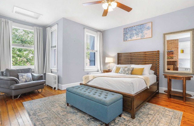 Sojourn Lovely Hill Home w/Backyard near DC Icons