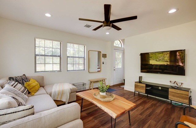 Somerville Cabin w/Private Pool!