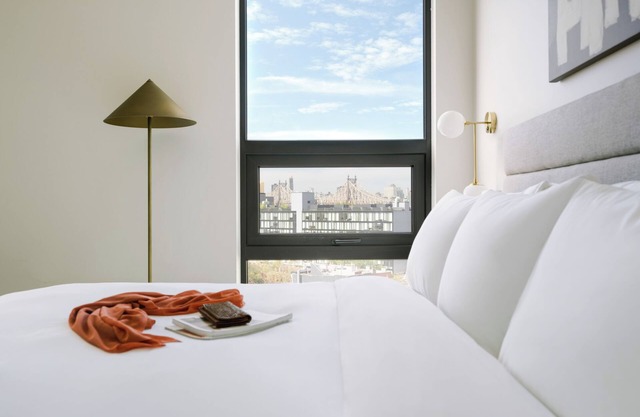 Sonder Court Square | King Studio Apartment