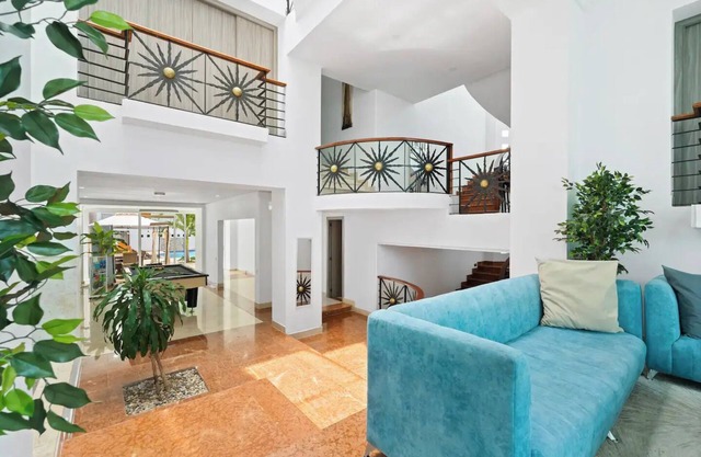 Soothing 9-bedroom house in Medellín with stunning views