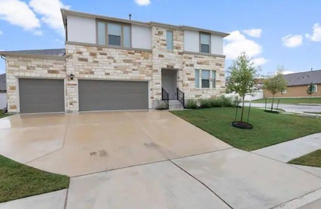 South Austin Special- 10% Monthly Discount House w/5 Bedrooms/5 Queen Beds.