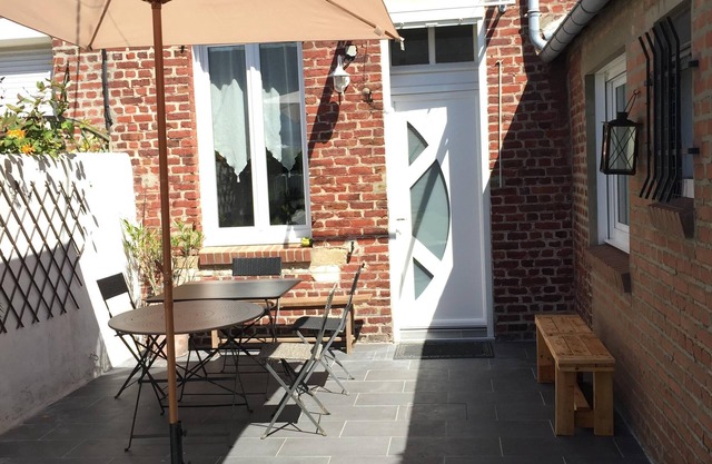 South facing house with garden 300 meters from the beach