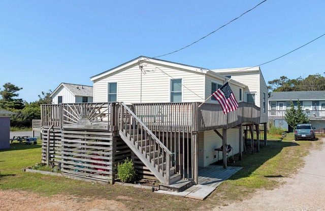 South Nags Head 6232A: Walk to the Beach | Pets OK