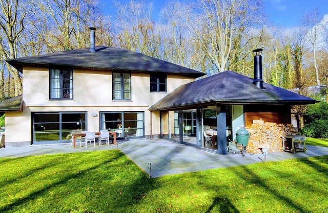 South orientated contemporary villa