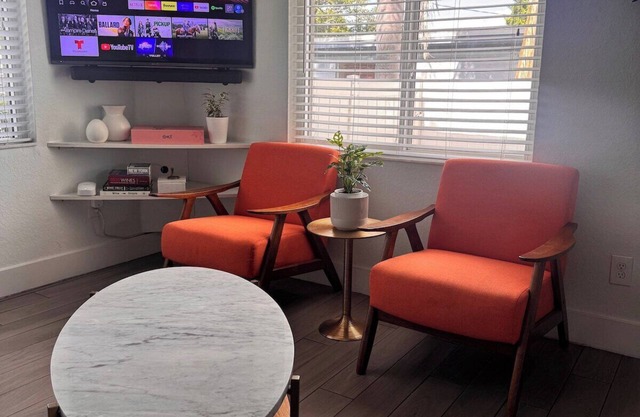 South Tampa Home+Pet Friendly+Office +Parking