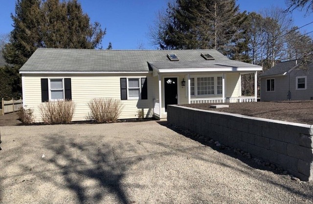 South Yarmouth- 3 BR Entire House walking distance to the Beach