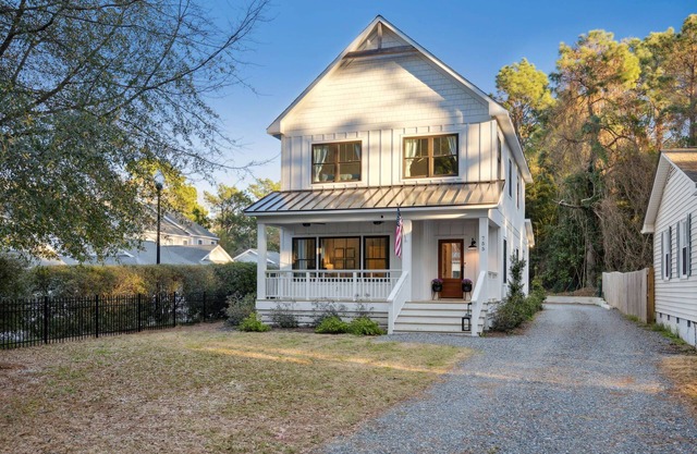 Southern Pines Stunner - secret reading nook! Walkable to Downtown