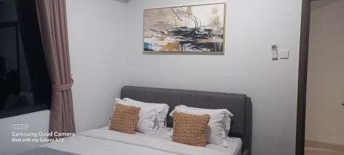 Southgate Residence, Ellegance
