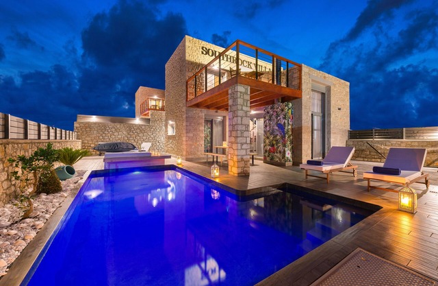 Southrock Villas - 3 Bed Deluxe Seaview Villa with Private Pool