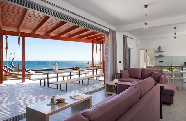 Southrock Villas - 6 Bed Superb Seaview Villa with Private Pool (New Listing)