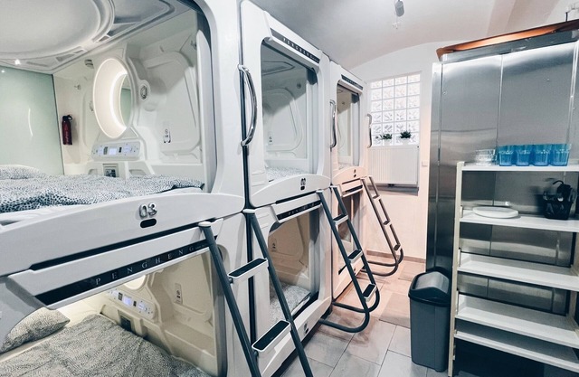 Space One Vienna - Sleeps 8 - Affordable & Central