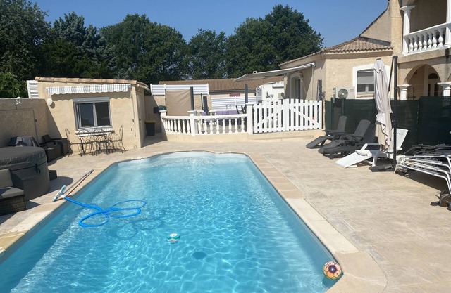 Spacieuse et Luxueuse Villa Avec Grande Piscine et spa