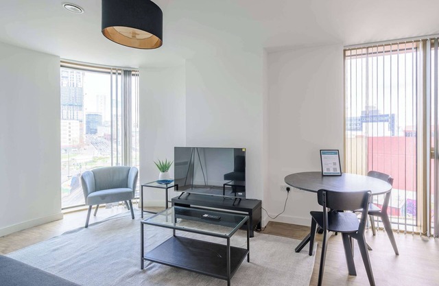 Spacious 1 Bedroom Apartment in Central Birmingham