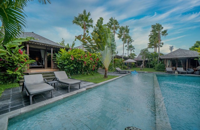Spacious, 10 Bedroom Villa near Canggu Area