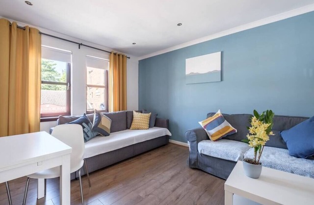 Spacious 2 bed apartment in Uddingston