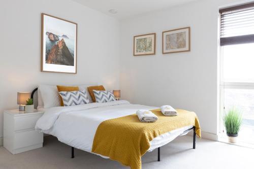 Spacious 2 Bed Apartment in Central Location